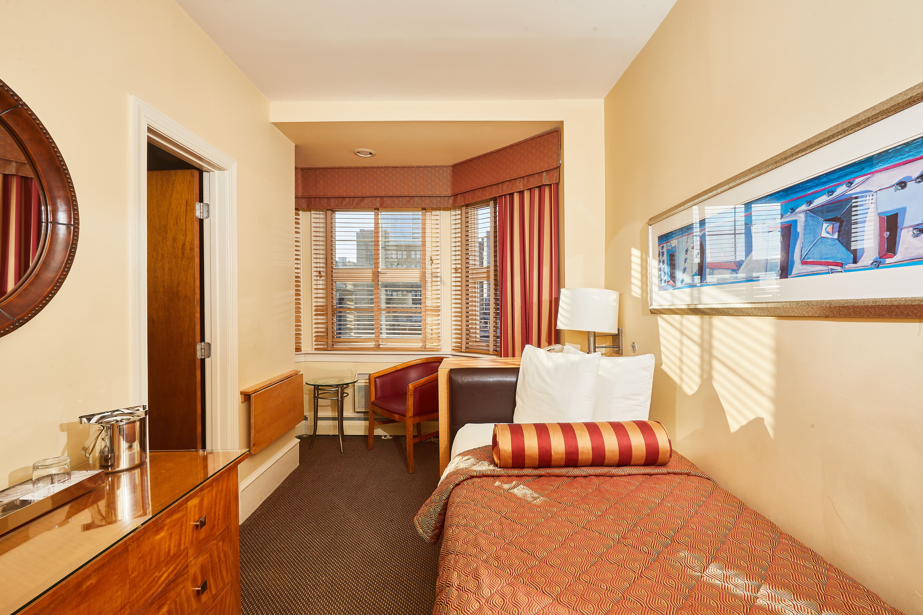 personal single twin room image